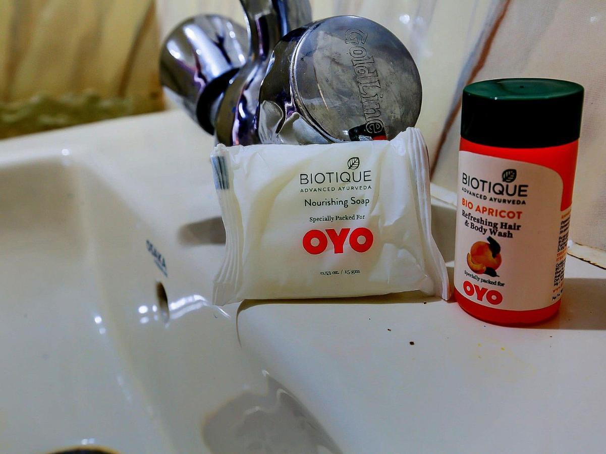 Vaccinated Staff- Oyo Flagship 475 Audi Nivas, North Usman Road Hotel เชนไน ภายนอก รูปภาพ